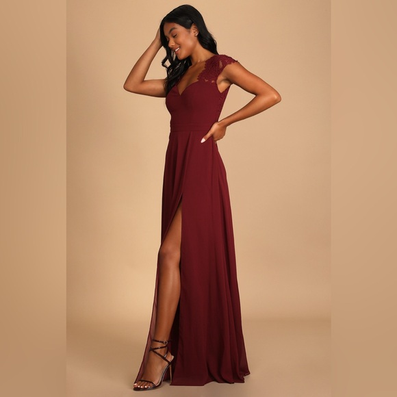 Lulu's Momentous Moments Burgundy Lace Backless Maxi Dress - Size Small - Picture 1 of 14